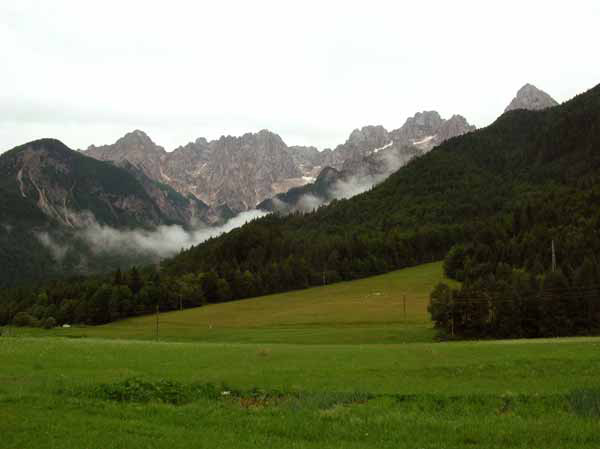 Landschaft und Julianische Alpen bei Gozd-Martuljek nahe Kranjska Gora (Slowenien, Slovenija, Slovenia, Slovenie)