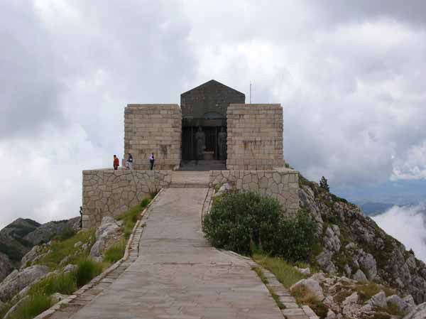 Mausoleum von Petar II Petrovic Njegos auf dem Lovcen bei Cetinje (Montenegro, Crna Gora)