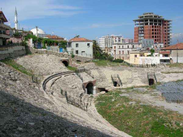 Das Amphitheater in Durr�si (Durr�s, Durazzo, Epidamnos, Dyrrhachion) (Albanien, Albanie, Albania, Shqip�ria)