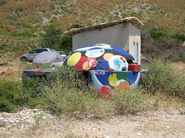 Bunker am Llaman-Strand bei Himara (Himar�) an der albanischen Riviera (Albanien, Albanie, Albania, Shqip�ria)