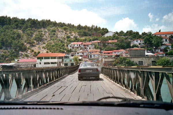 Br�cke �ber den Fluss Buna bei Shkoder in Albanien