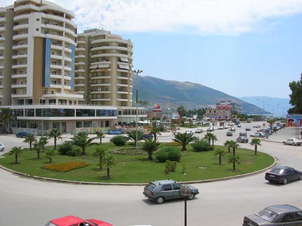 Blick auf Vlora (Vlor�, Vlore) (Albanien, Albanie, Albania, Shqip�ria)