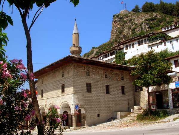Junggesellen-Moschee in Berat (Albanien)