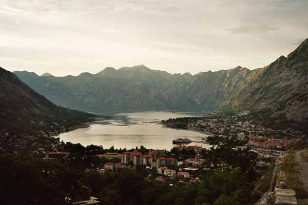Blick auf die Bucht von Kotor (Boka kotorska) (Montenegro, Crna Gora)