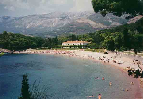 Badestrand bei Sv. Stefan (Sveti Stefan) (Montenegro, Crna Gora)