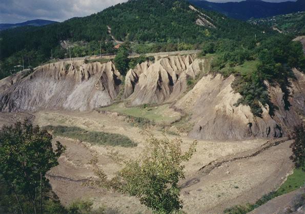 Gesteinsformationen bei Meledic, Kreis Buzau (Rum&auml;nien, Romania, Roumanie)